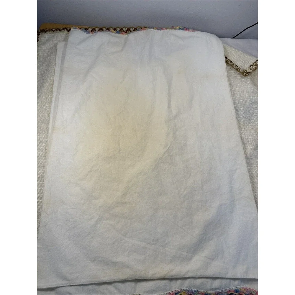 Embroidered Floral Pillowcase Set 2 Crochet Scalloped Edges Vintage Read